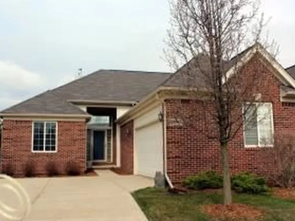 49407 N Glacier #55, Northville, MI 48168