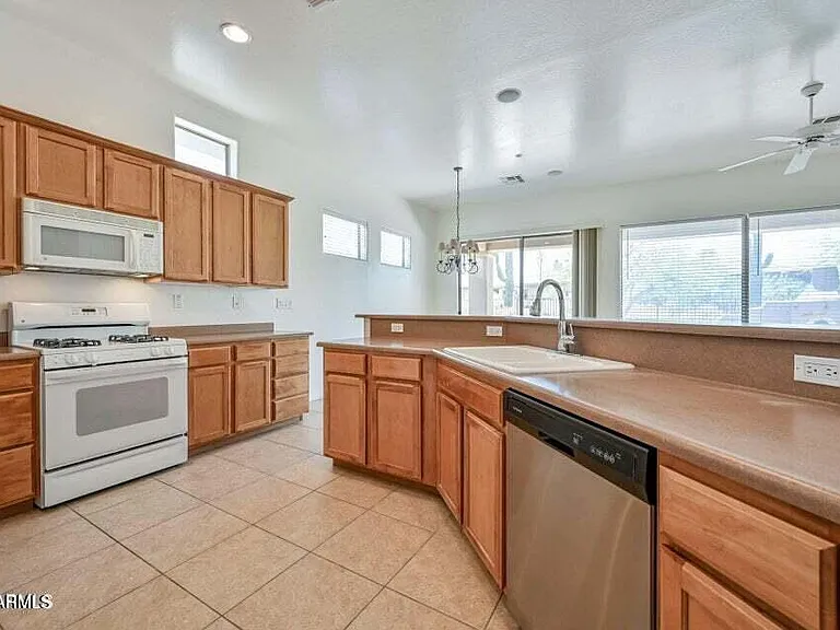7585 E Balao Dr — Photo 13