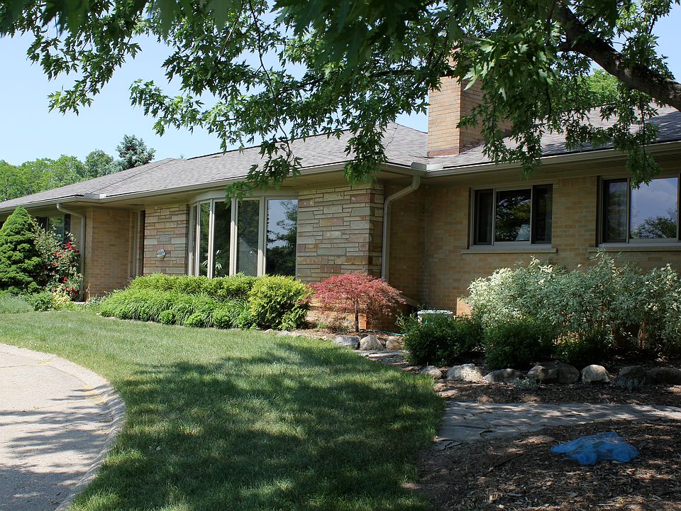 1st image of 33730 Brittany Dr