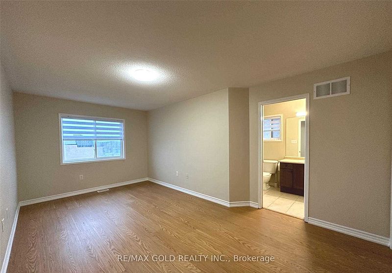 Oakville Townhouse for rent - 3 Bedrooms — photo 18