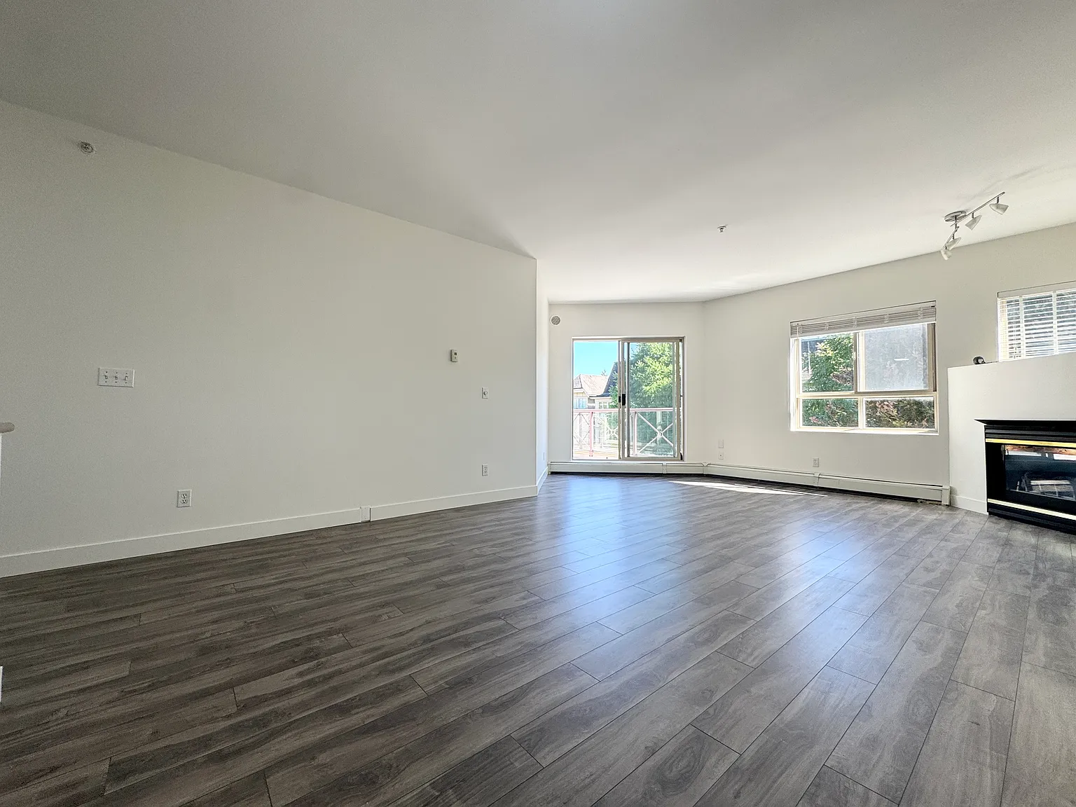 2 bed, 1175 sqft, $2,900 — Photo 4