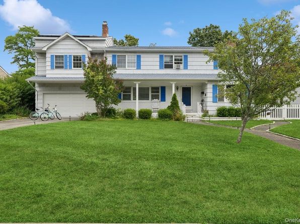 11 Colonial Ln