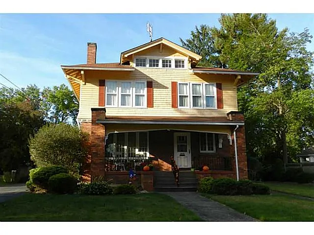 219 E Hazelcroft Ave photo 1