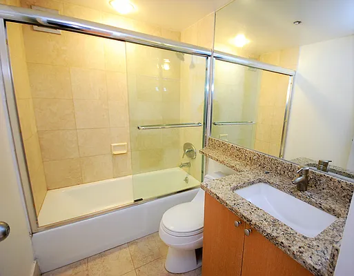 Rented by Re/Max In The City | media 8