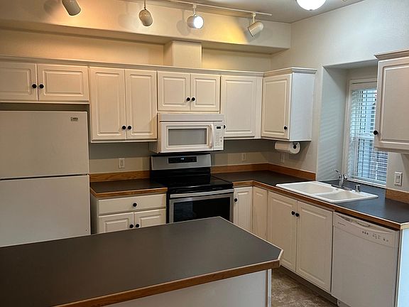 4th image of 9008 NE 54th St Unit 40