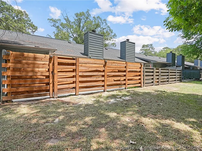 2105 Wexford Oaks Ct — Photo 22