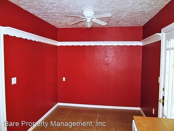 4th image of 915 Miller Ave