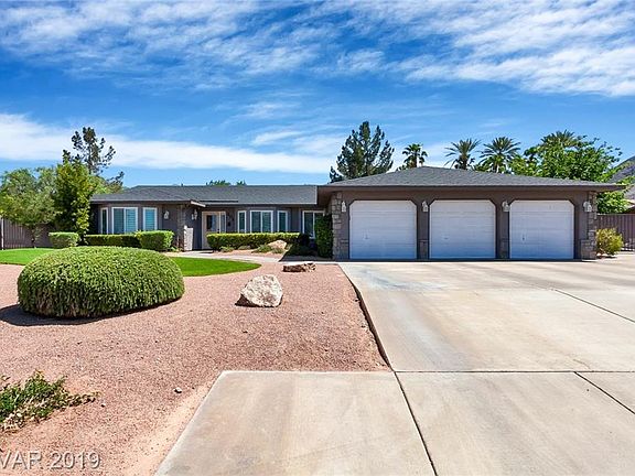 4th image of 201 W Cypress Dr