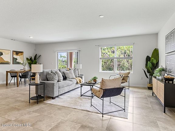 5th image of 335 Calcutta Ave NW