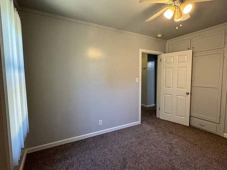 3205 N Commerce St — Photo 14