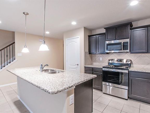 3rd image of 4074 Serene Dr