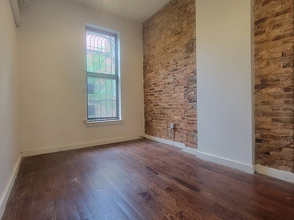 3rd image of 308 Tompkins Ave #2B