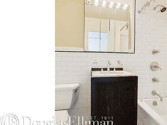 3rd image of 315 W 70th St APT 9G