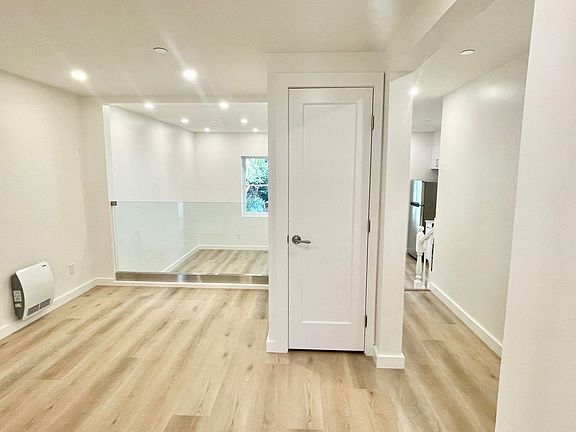 3rd image of 1108 1/2 Tennessee St