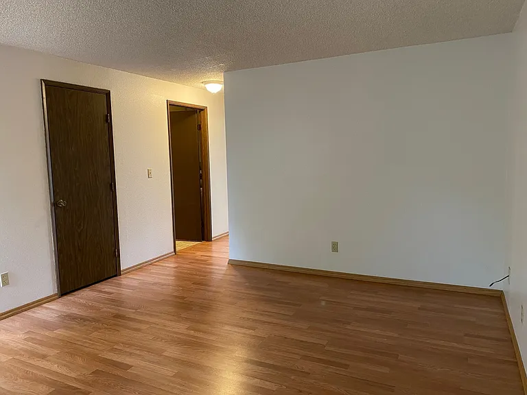 1162 Harris St SE — Photo 4