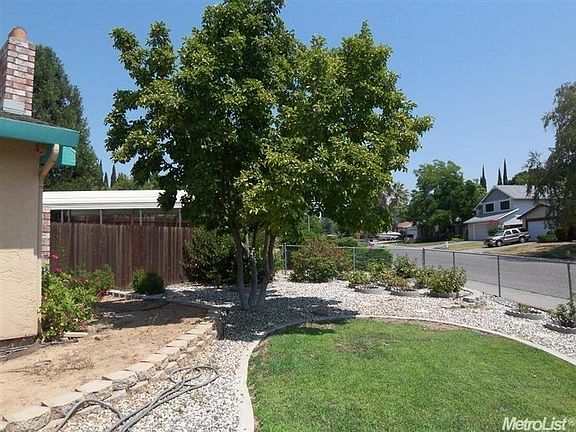 3rd image of 7176 Stanford Oak Dr