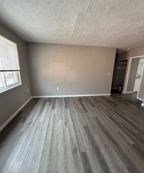 Royal Oaks Apartments — Photo 13