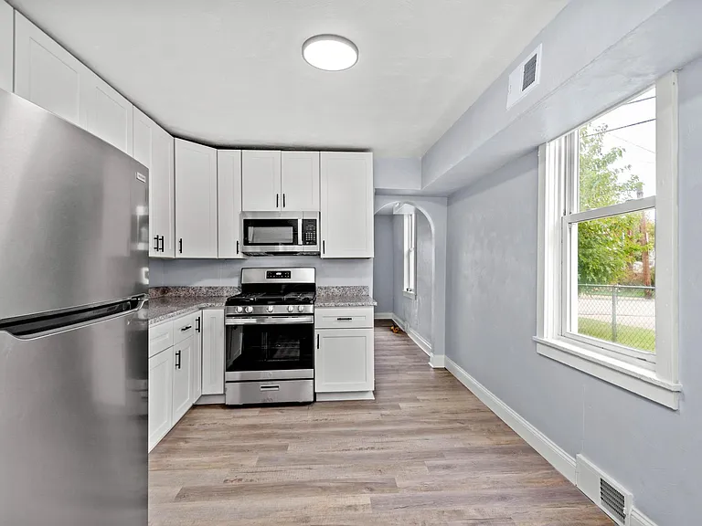 1816 Wesley St — Photo 10