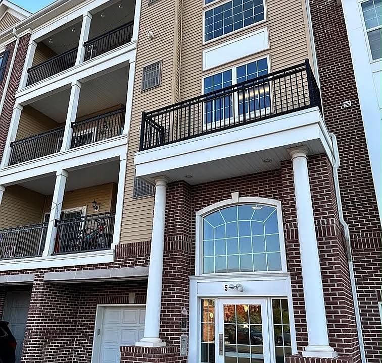 1st image of 534 Doral Ct