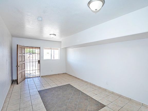 2nd image of 750 W 10th St