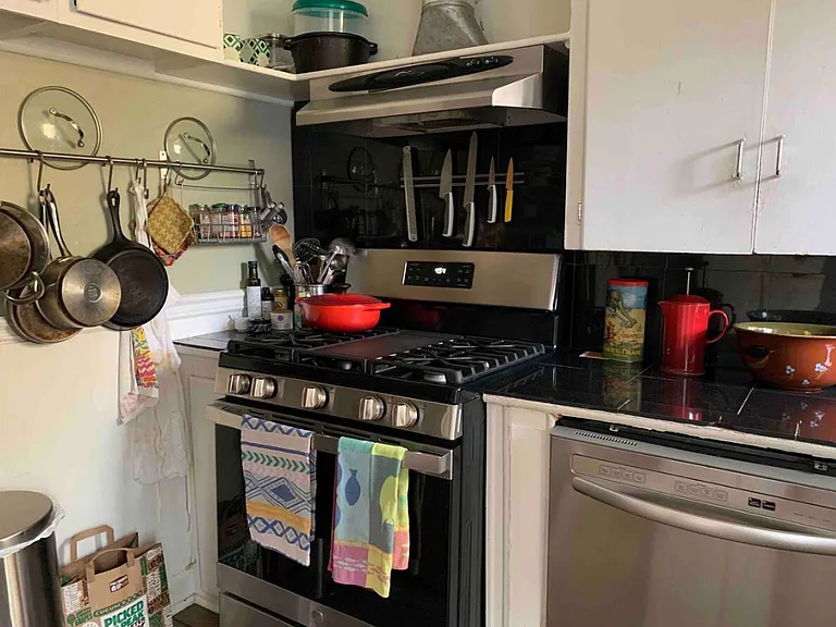 4905 Caswell Ave — Photo 3