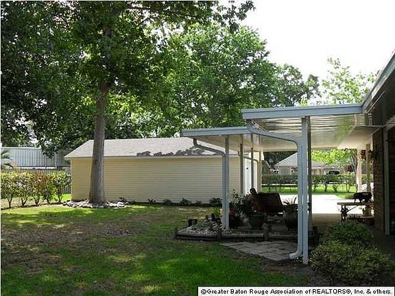 5th image of 10283 Lake Park Ave