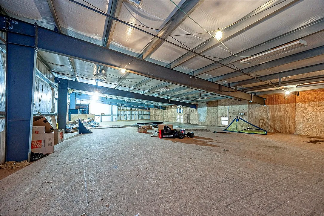 Studio, 5000 sqft, $2,885 — Photo 4