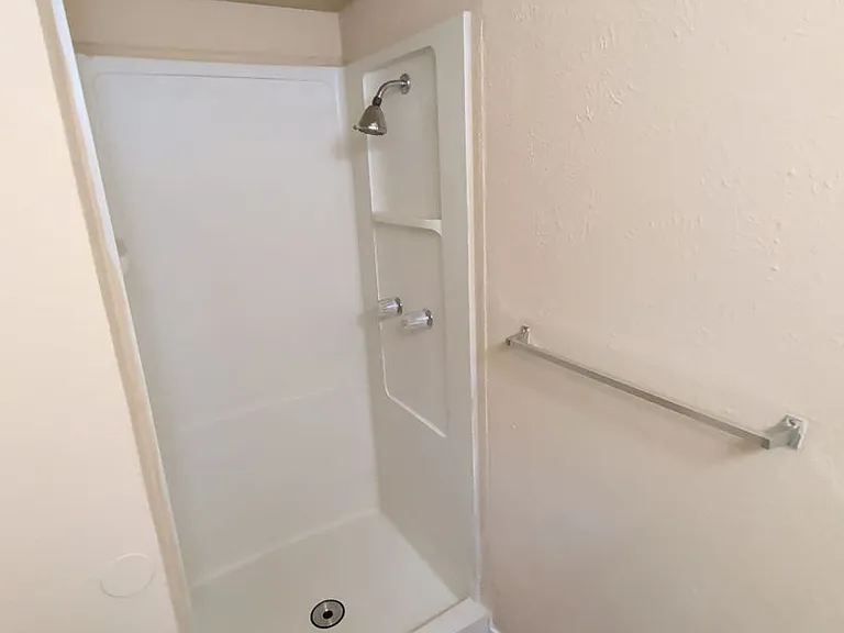 4702 Green Hollow Dr — Photo 12