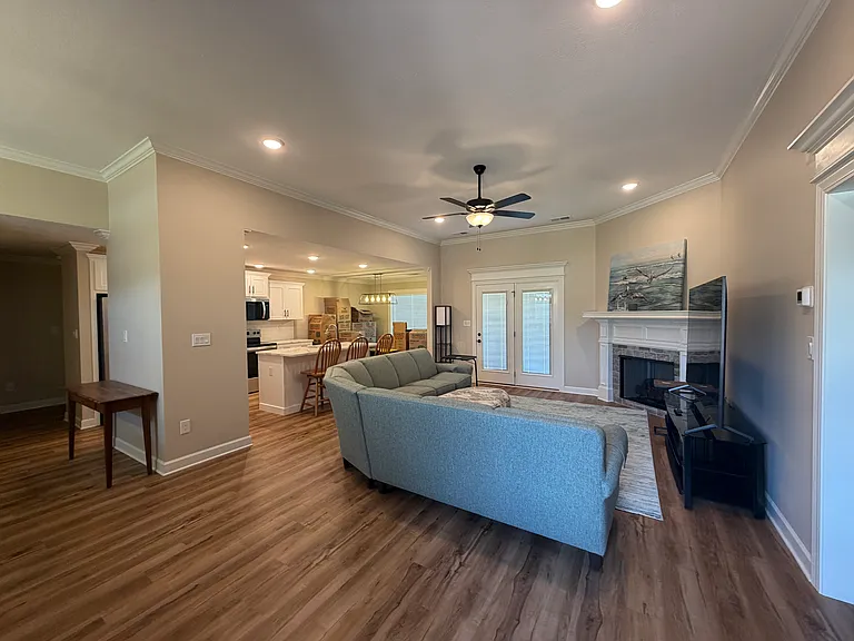 93 Garrison Dr — Photo 2