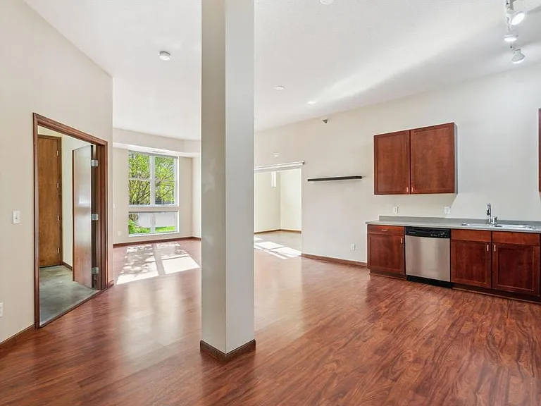 2650 University Ave W #109 — Photo 4