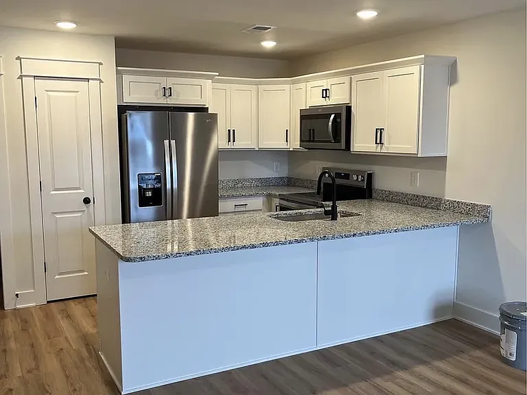 402 Portland Blvd — Photo 9