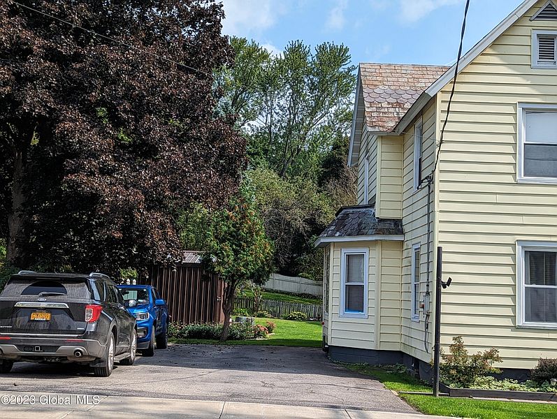3rd image of 6 Averill Street Street