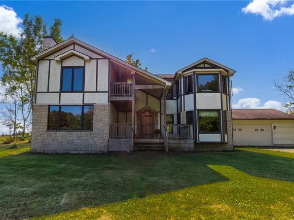 1442 Boies Rd, East Aurora, NY 14052