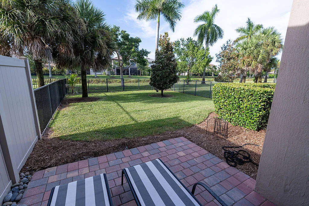 3 bed, 2.5 bath, 1895 sqft, $3,600 — Photo 2