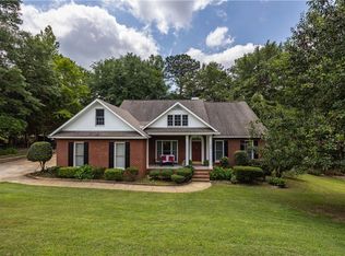 396 Saint James Dr, Auburn, AL 36830