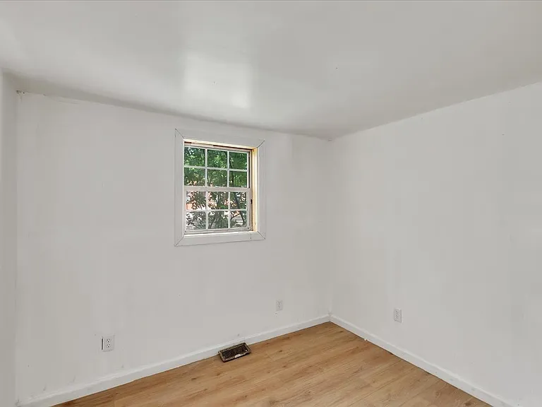 7 Clearwater St — Photo 9