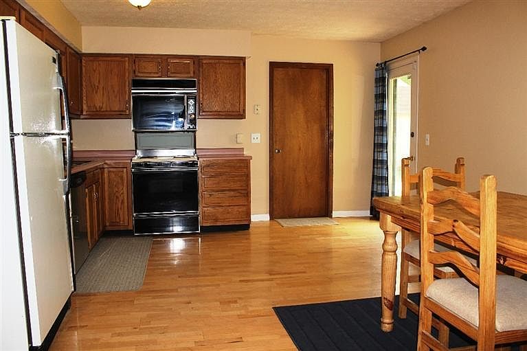 1st image of 4139 Bennett Dr