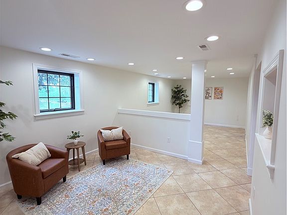 4th image of 4823 Salem Noble Road