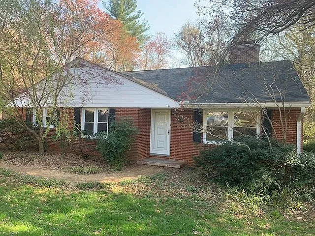 1436 Kenwood Ln photo 1