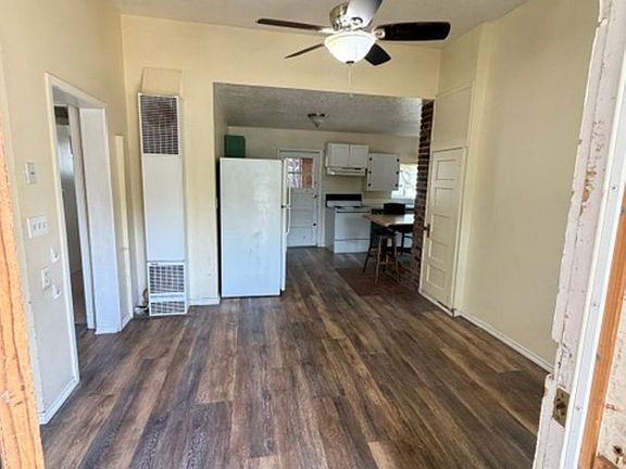 2nd image of 363 E Elm St