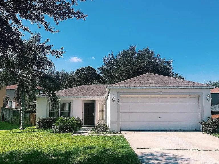 602 Sun Bluff Ln — Photo 1