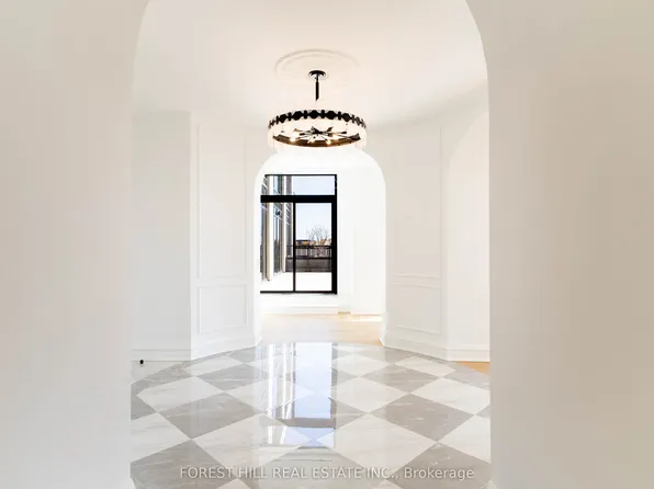 2010 Bathurst St #6A, Toronto, ON M5P 3L1