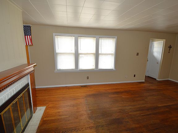 5th image of 726 Lone Oak Dr