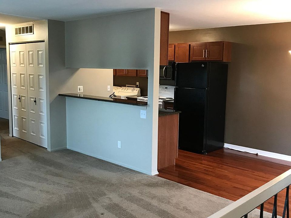 1st image of 3057 Oakridge Ct