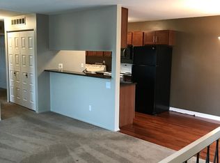 3057 Oakridge Ct, Lake Orion, MI 48360