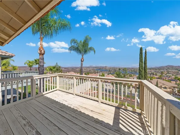 30 Del Santello, Lake Elsinore, CA 92532