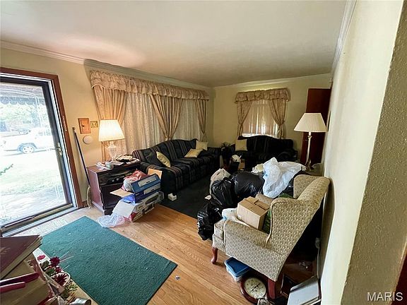 3rd image of 329 Kirk Dr