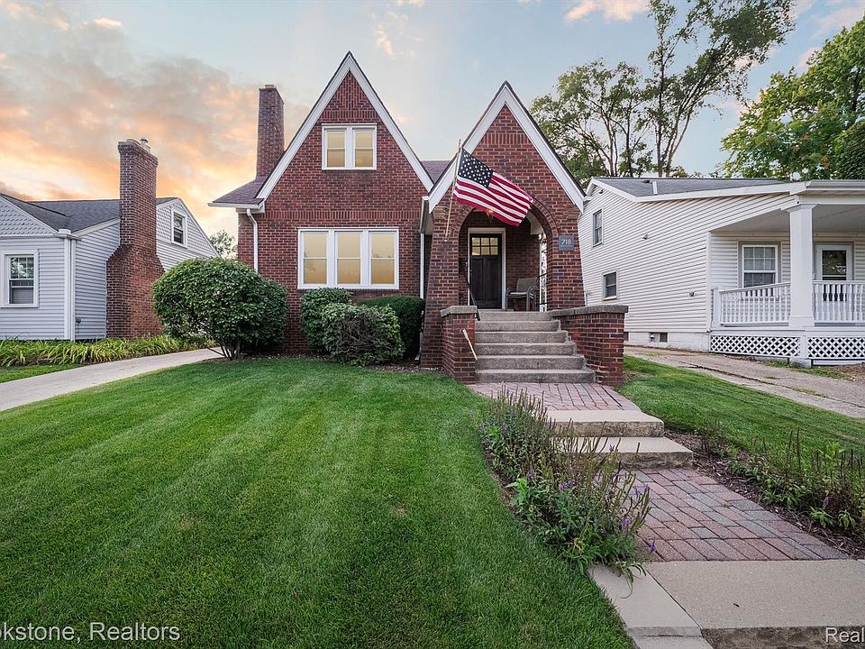 1st image of 718 Irving Ave