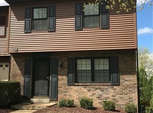 7313 Beacon Hill Dr, Pittsburgh, PA 15221