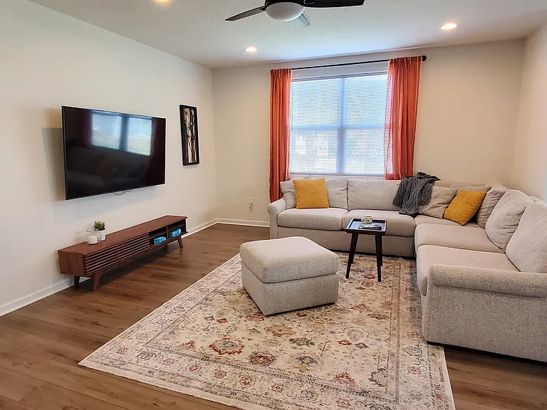 112 Bigelow Dr — Photo 2